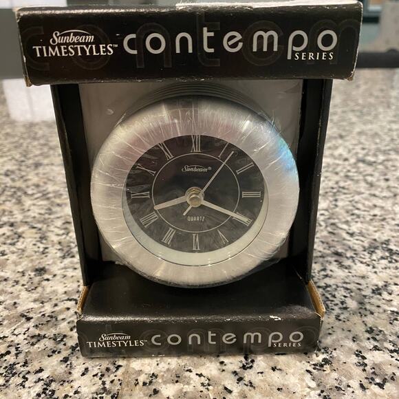 Sunbeam Timestyles Contempo Series Clock Silver Metal NIP - Picture 1 of 4